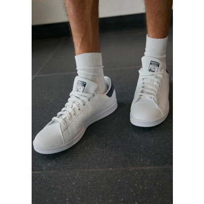 Abbildung von adidas Originals STAN Smith Unisex Sneaker low, Größe: 42, Footwear white/collegiate navy Hochwertiges lederimitat