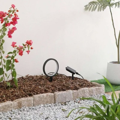 Abbildung von Lindby LED Solar Erdspießleuchte Syrene, 18 cm, schwarz, Alu