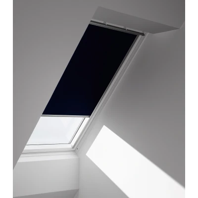 Abbildung von VELUX Verdunklungsrollo &quot;DKL&quot;, verdunkelnd, Verdunkelung, ohne Bohren, in Führungsschienen, alufarbene Führungsschienen &amp; Griffleiste