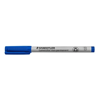 Abbildung von STAEDTLER Universalstift Lumocolor non permanent, blau, breite Keilspitze ca. 1,0 2,5 mm, feucht abwischbar, für fast alle Oberflächen, 10 blaue Folienstifte im Kartonetui, 312 3