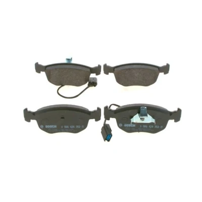 Abbildung von BOSCH 0 986 424 352 Bremsbelagsatz Low Metallic mit integriertem Verschleißsensor Kolbenclip FORD: MONDEO 2, 2 Kombi, Stufenheck