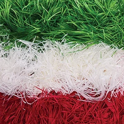 Abbildung von Baker Ross FX336 Weihnachten Seidenpapierschnipsel 90 g, Füllmaterial in Weihnachtsfarben, Geschreddertes Papier