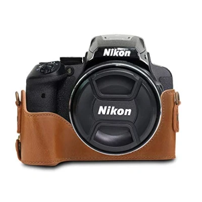Abbildung von MegaGear Ever Ready Leder Kamera Halbtasche mit Trageriemen und Batteriezugang für Nikon Coolpix P900, P900S Hellbraun