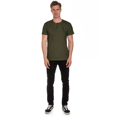 Abbildung von Rusty Neal T Shirt, mit schicker Knopfleiste