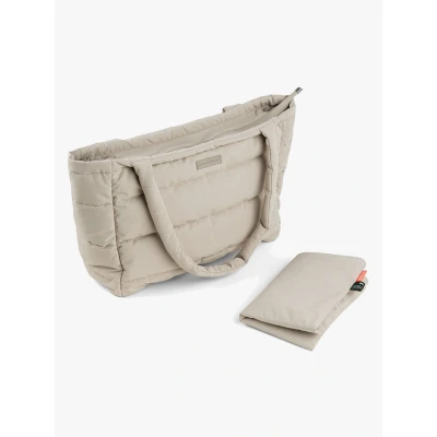 Abbildung von Done By Deer Gesteppte Tote Wickeltasche, Sandfarben