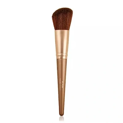 Abbildung von M. Asam MAGIC FINISH Bronzer Pinsel Cheek Brush ultrasofter Wangenpinsel mit abgeschrägter Spitze, perfekt für Blush, &amp; losen oder gepressten Puder, Synthetik Haare mehr Langlebigkeit