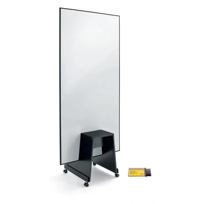 Abbildung von SIGEL MUB08 Meet up Set: 1x mobiles Whiteboard 90x180cm, magnetisch, beidseitig beschreibbar, schwarzer Rahmen, Aufsteller und 4 Board Marker