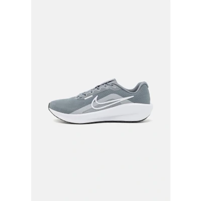 Abbildung von Nike Performance Downshifter 13 Laufschuh Straße, Herren, Größe: 40, Cool grey/white/wolf grey/pure platinum/black Schuhe