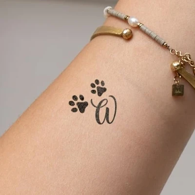 Abbildung von Inkster Pfote mit Initialen Tattoo Buchstabe W vegane &amp; wasserfeste Temporäre Tattoos für Erwachsene EU Kosmetikzertifizierte Farbe