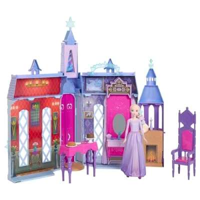Abbildung von Disney Die Eiskönigin Puppenhaus des Schlosses in Arendelle (6 cm+) mit Elsa Puppe, 4 Spielbereichen und 15 Möbel Zubehörteilen aus dem Film II, HTP22