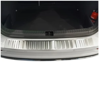 Abbildung von tuning art BL1044 Ladekantenschutz mit Abkantung passend für Skoda Karoq Facelift 12/2021 , Farbe:Silber