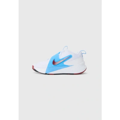 Abbildung von Nike Performance TEAM Hustle Unisex Basketballschuh für Kinder, Größe: 38, White/red/blue/black Schuhe