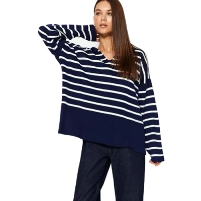 Abbildung von Trendyol Damen Oversize Basic Polo Neck Knitwear Sweater Pullover, Navy Blue, M