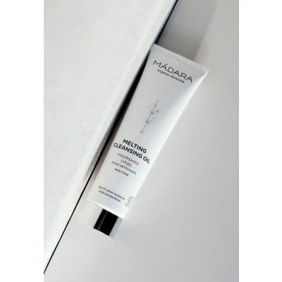 Abbildung von MÁDARA Melting Cleansing OIL Gesichtsreinigung, Größe: 100 ml,