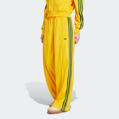 Abbildung von adidas Originals Firebird TP Jogginghose, Damen, Größe: 42/44 (L), Crew yellow/collegiate green