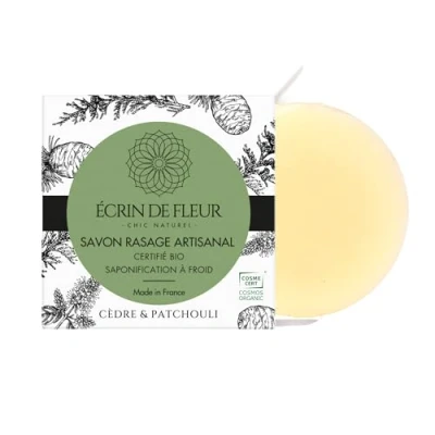 Abbildung von Écrin de Fleur Handgemachte Bio Rasierseife herren, natürlicher Zedernholzduft, mit Haselnussöl, 1x55g