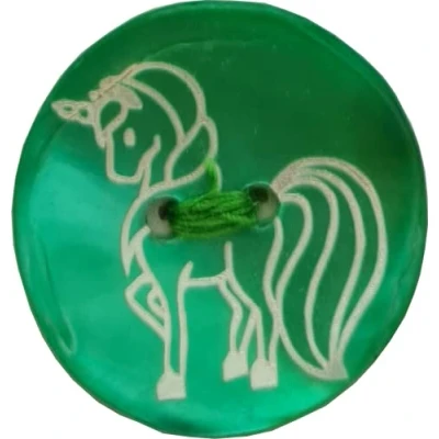 Abbildung von Lüna Knöpfe, ECHT Perlmutt gefärbt, graviertes Motiv Einhorn (Grün, 23 mm 4 Stück)