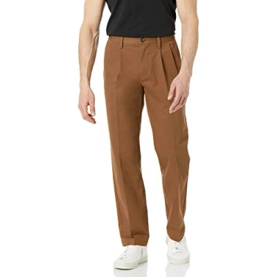 Abbildung von Amazon Essentials Herren Knitterfreie Chinohose mit klassischer Passform und Bügelfalte (erhältlich in Big &amp; Tall), Dunkles Khakibraun, 34W / 31L