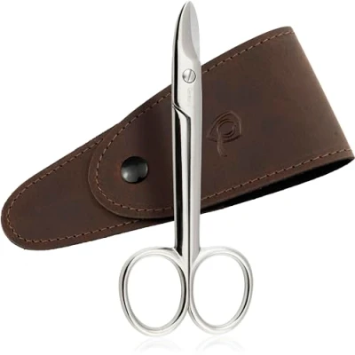 Abbildung von marQus Fußnagelschere made in Germany mit sehr scharfer Klinge inklusive praktischem Etui zum exakten Schneiden von Fußnägeln Zehennagelschere