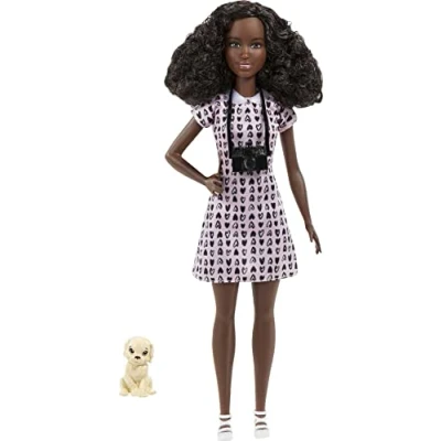 Abbildung von Barbie You Can Be Anything Series, Fotografin, Fotopuppe mit schwarzen Haaren, Kamera, Welpe, Zubehör, inkl Puppe, Geschenk für Kinder, Spielzeug ab 3 Jahre,HCN10