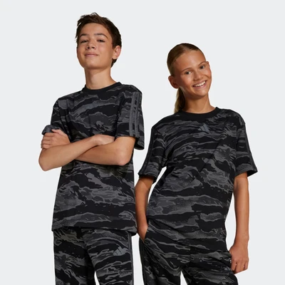Abbildung von adidas Sportswear J CAMO T Tshirt print für Kinder, Größe: 140, Black/grey five