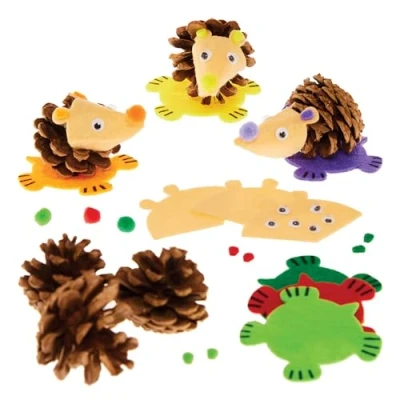 Abbildung von Baker Ross FX169 Igel Zapfenbastelsets Packung mit 6, Herbstdekorationen für Kinder