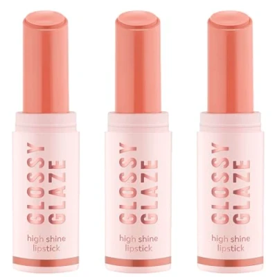 Abbildung von essence GLOSSY GLAZE high shine lipstick, Nr. 02, Nude, hochpigmentiert, glänzend, farbintensiv, vegan, ölfrei, ohne Parabene, Mikroplastikpartikel, 3er Pack (3x1.9g)