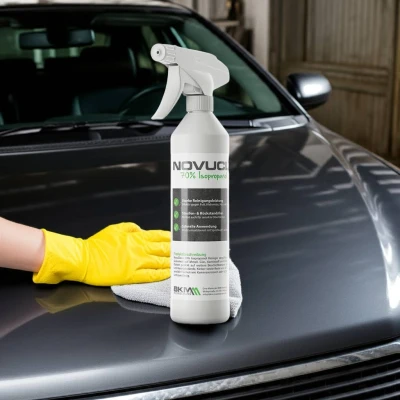 Abbildung von NovuClean Isopropanol 70% Reiniger Entfernt Klebereste, Fett &amp; Harz rückstandsfrei Für Haushalt, Elektronik Werkstatt Vielseitiger Oberflächenreiniger (500 ml Flasche mit Sprühkopf)