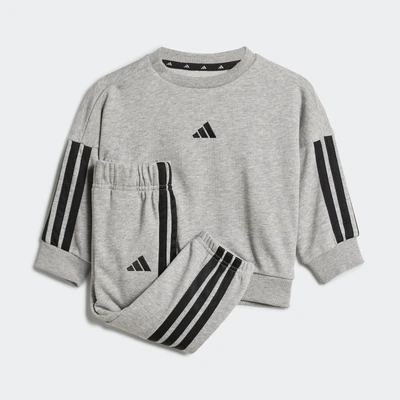 Abbildung von Essentials Kids Jogginganzug