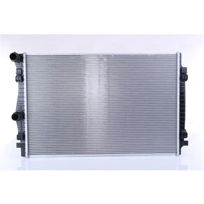 Abbildung von NISSENS 65304 Kühler, Motorkühlung Aluminium 650 432 22 Kühlrippen gelötet VOLKSWAGEN: Golf 7 Schrägheck, Variant, Passat B8 Variant