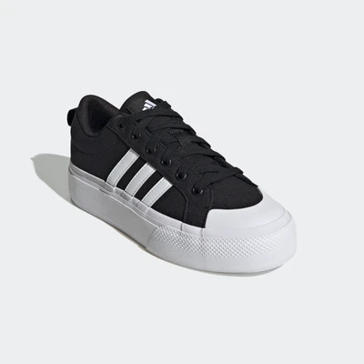 Abbildung von adidas Sportswear BRAVADA 2.0 PLATFORM Sneaker Design auf den Spuren des Nizza