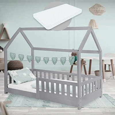 Abbildung von ML DESIGN Kinderbett Hausbett mit Rausfallschutz, Dach und Lattenrost Massivholz (Komplett Set), Bett 80x160 cm Hellgrau Matratze 16cm Mädchen Jungen Holzbett