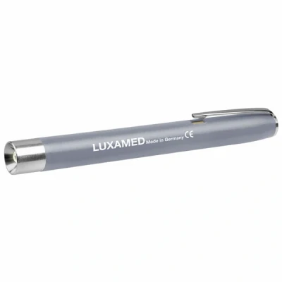 Abbildung von Luxamed Diagnostikleuchte mit LED Pupillenlampe Pupillenleuchte 3,3 Volt grau inkl. 2 AAA Batterien