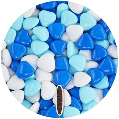 Abbildung von EinsSein 1kg Schokoherzen Dragees Mix weiss hellblau blau glanz Gastgeschenke Hochzeit Taufe Kommunion Alternative zu Schokodragees Schokolinsen Hochzeitsmandeln Herz für Candy Bar Süssigkeiten