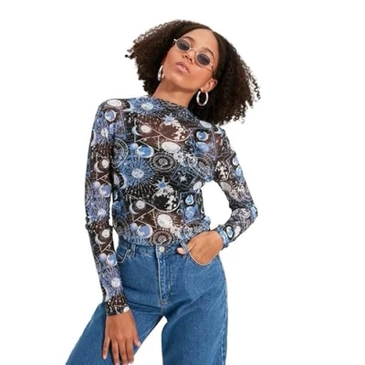 Abbildung von TRENDYOL Damen Stehkragen Animal Print Regular Bluse T Shirt Westlich, Navy Blue, M