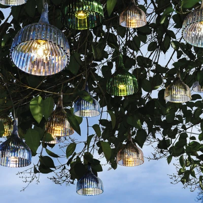Abbildung von Kartell É Pendelleuchte mit LED, grün