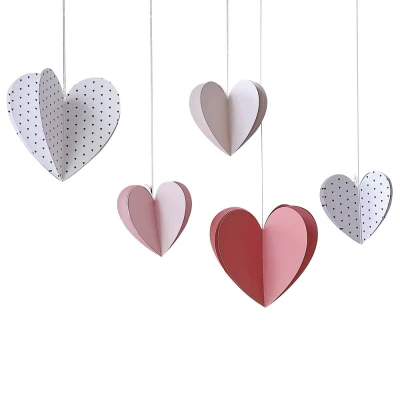 Abbildung von Ginger Ray Valentinstag 3D Herzdekorationen zum Aufhängen, Sortiert in Weiß, Rosa, Nude und Rot, 5er Pack