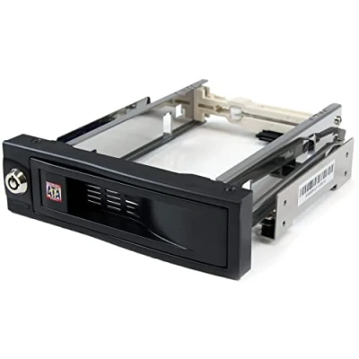 Abbildung von StarTech.com 5.25 Zoll Mobiles Hot Swap Wechselrahmen für 3.5 Festplatten Internes SATA Backplane Gehäuse ohne Separaten Laufwerk Gehaüse Abschließbarer Laufwerksschacht (HSB100SATBK)