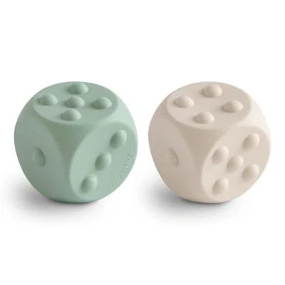 Abbildung von Mushie Würfel Drückspielzeug Sensorisches Spielzeug zum Schieben und Drücken Entwicklung der Feinmotorik Einfaches Rechnen 100% Lebensmittelechtes Silikon (Cambridge Blue/Shifting Sand)
