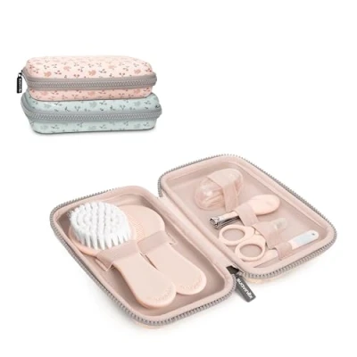Abbildung von Suavinex, Baby Pflegeset, komplettes und tragbares Kulturbeutel, Maniküre Set, enthält: Bürste Kamm + Zahnbürste Schere Feile Nagelknipser, 6 teilig, Rosa