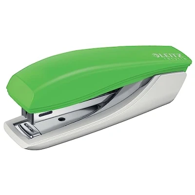Abbildung von Leitz NeXXt Recycle Mini Tacker für Büro &amp; Schule, 10 Blatt, mit Heftklammerentferner, 100 % recycelbar, CO2 kompensiert, umweltfreundlich, Sortiment, grün, 56170055