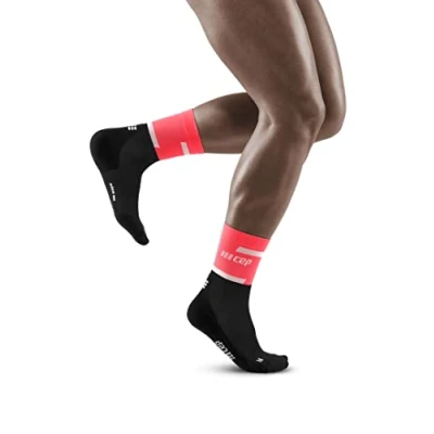 Abbildung von CEP Compression MID CUT THE RUN Sportsocken, Herren, Größe: 45 47, Pink black