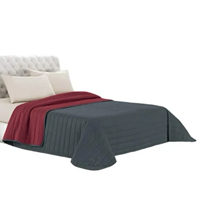 Abbildung von Italian Bed Linen Elegant Sommer Steppdecke bordeaux/dunkel grau, 100% Mikrofaser, 260x270cm