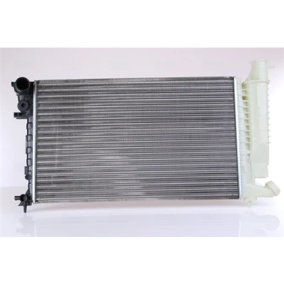 Abbildung von NISSENS 63512A Kühler, Motorkühlung Aluminium 607 359 32 Kühlrippen mechanisch gefügt PEUGEOT: 306 Cabrio, 307 CC, Schrägheck