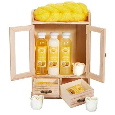 Abbildung von BRUBAKER Cosmetics Bade und Pflegeset Lemon im Holzschrank