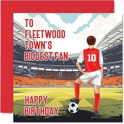 Abbildung von Stuff4 Fußball Geburtstagskarte für Fleetwood Fans großer Fan lustige Sohn, Vater, Bruder, Onkel, Kollegen, Freund, Cousin, 145 mm x mm, Footy Footie Bday Grußkarten