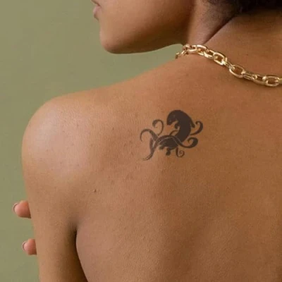 Abbildung von Harry Potter Patronus Otter Tattoo