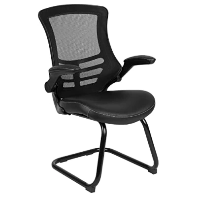 Abbildung von Flash Furniture Empfangsstuhl, Netzmaterial, Kufengestell, mit hochklappbaren Armlehnen, Schaumstoff, Kunstleder, Metall, Kunststoff, Sperrholz, schwarzes LeatherSoft, 1 Stück