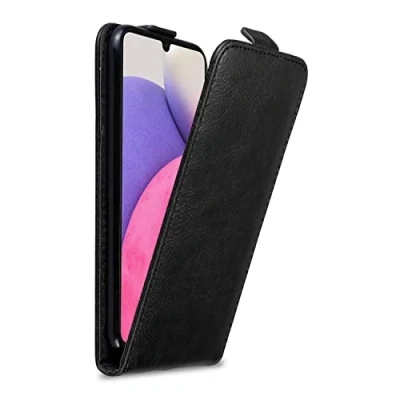 Abbildung von Cadorabo Hülle kompatibel mit Samsung Galaxy A33 5G Flip Design aus Premium Kunst Leder Klappbare Stoßfeste Magnetische Cover für Tasche in Schwarz
