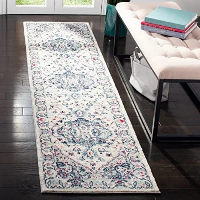 Abbildung von SAFAVIEH Traditionell Teppich für Wohnzimmer, Esszimmer, Schlafzimmer Madison Collection, Kurzer Flor, Marineblau und Fuchsia, 61 X 244 cm